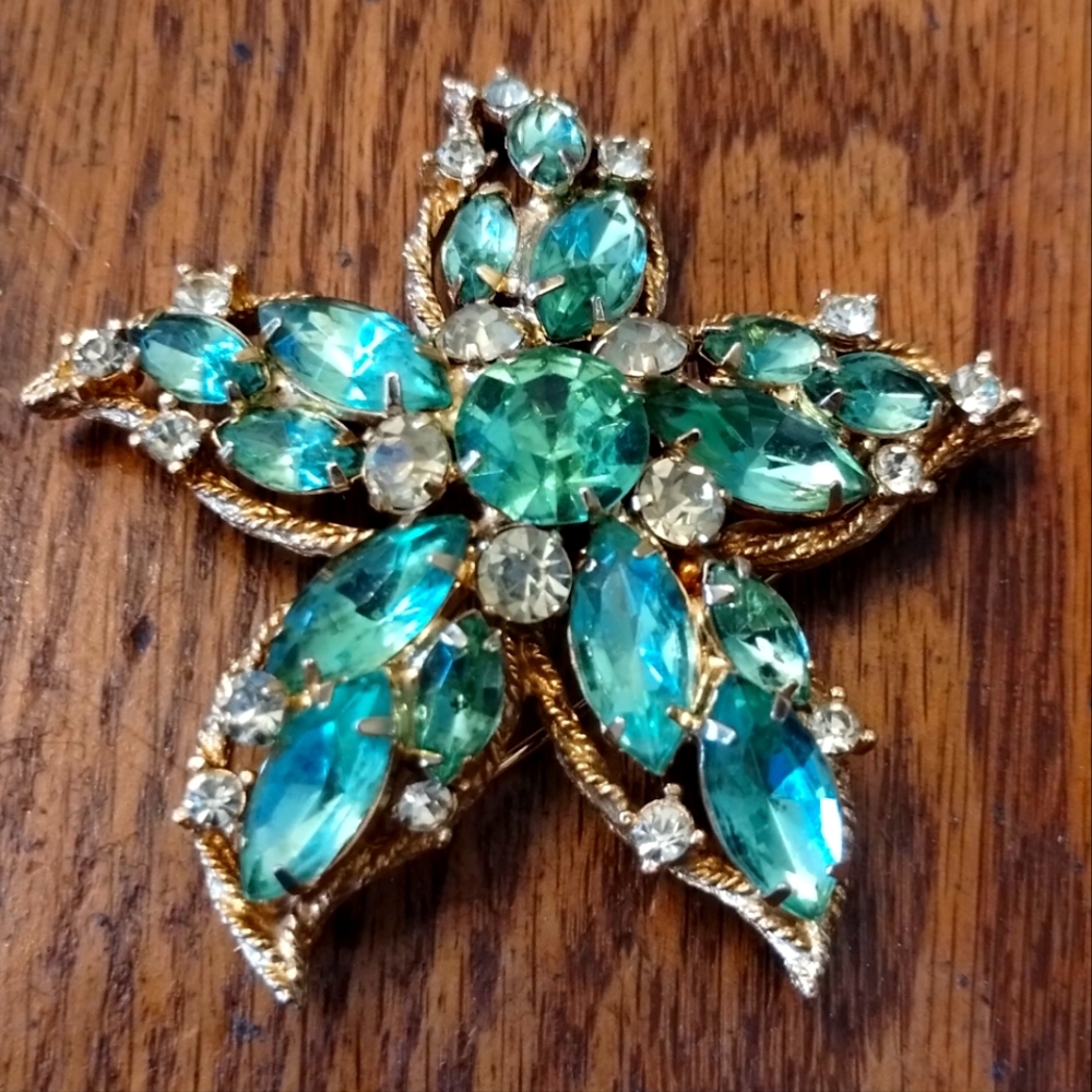Vintage Weiss Green Brooch